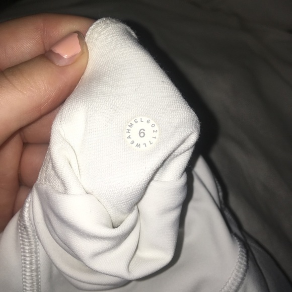 Lululemon Crop Leggings - Picture 3 of 5